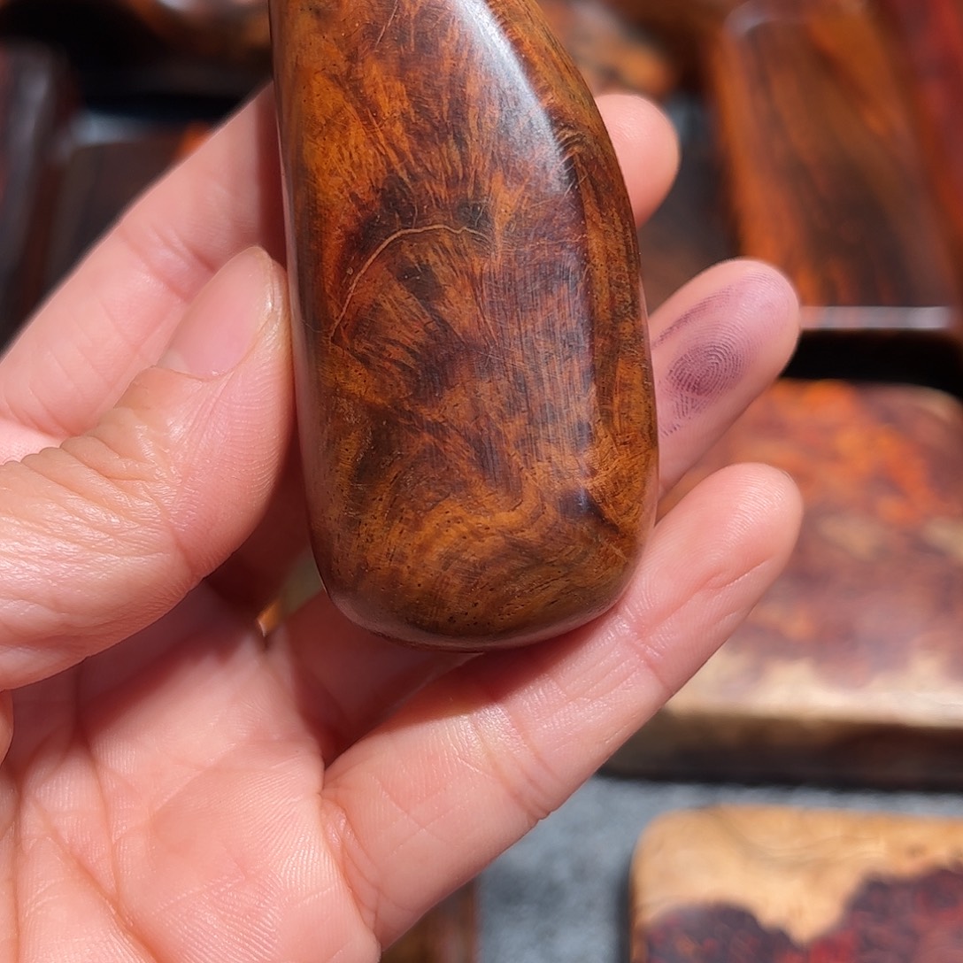 黄***板交趾黄檀（大红酸枝）