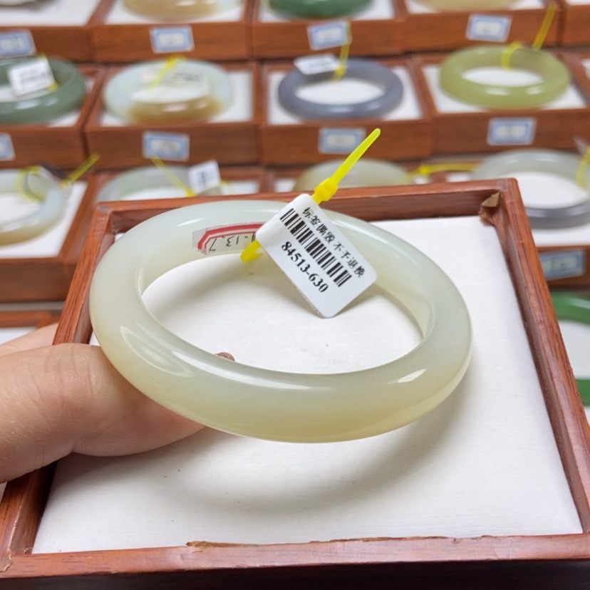 【闪购商品】和田玉手镯未镶嵌54.6