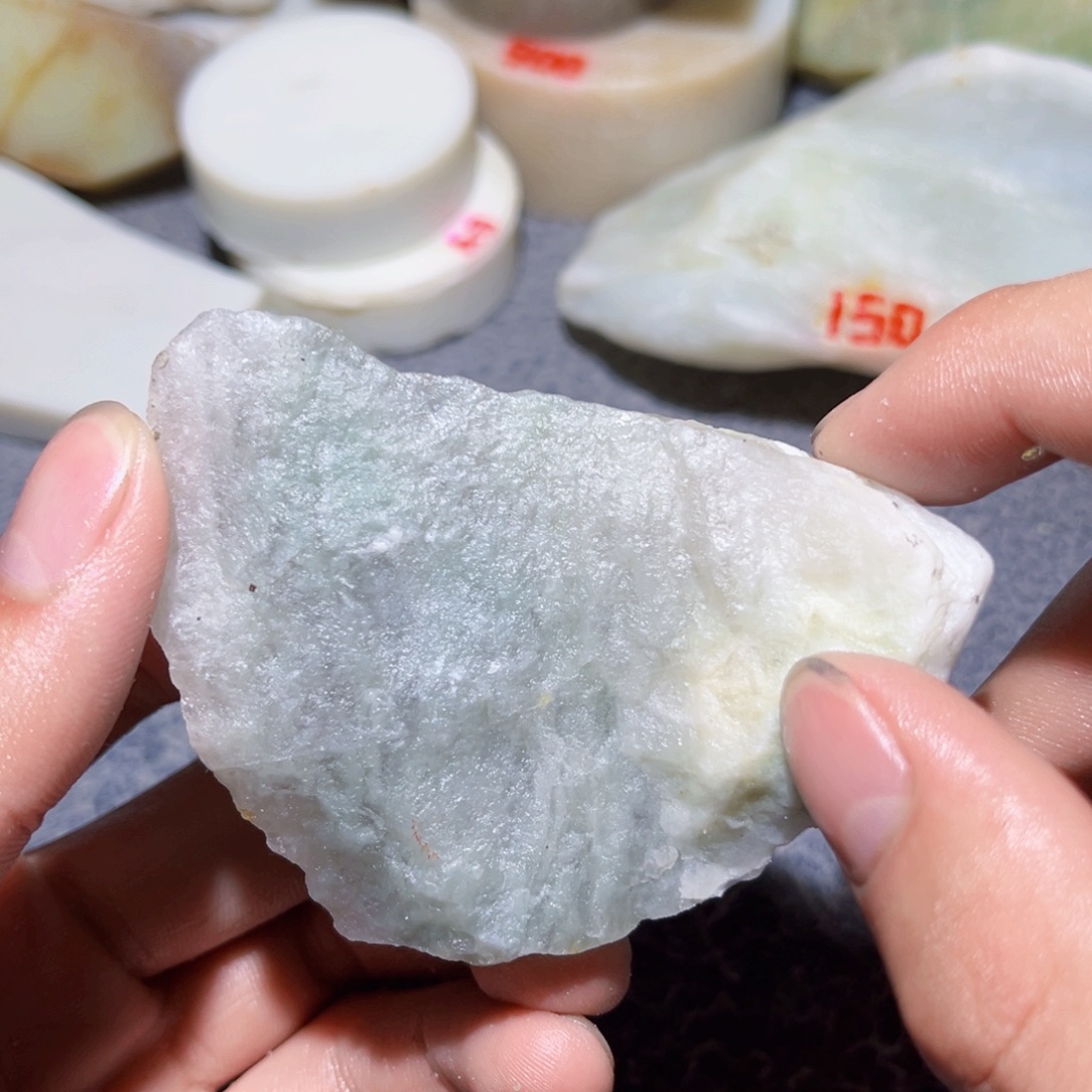 和田玉（糖玉）未镶嵌珠宝奇石