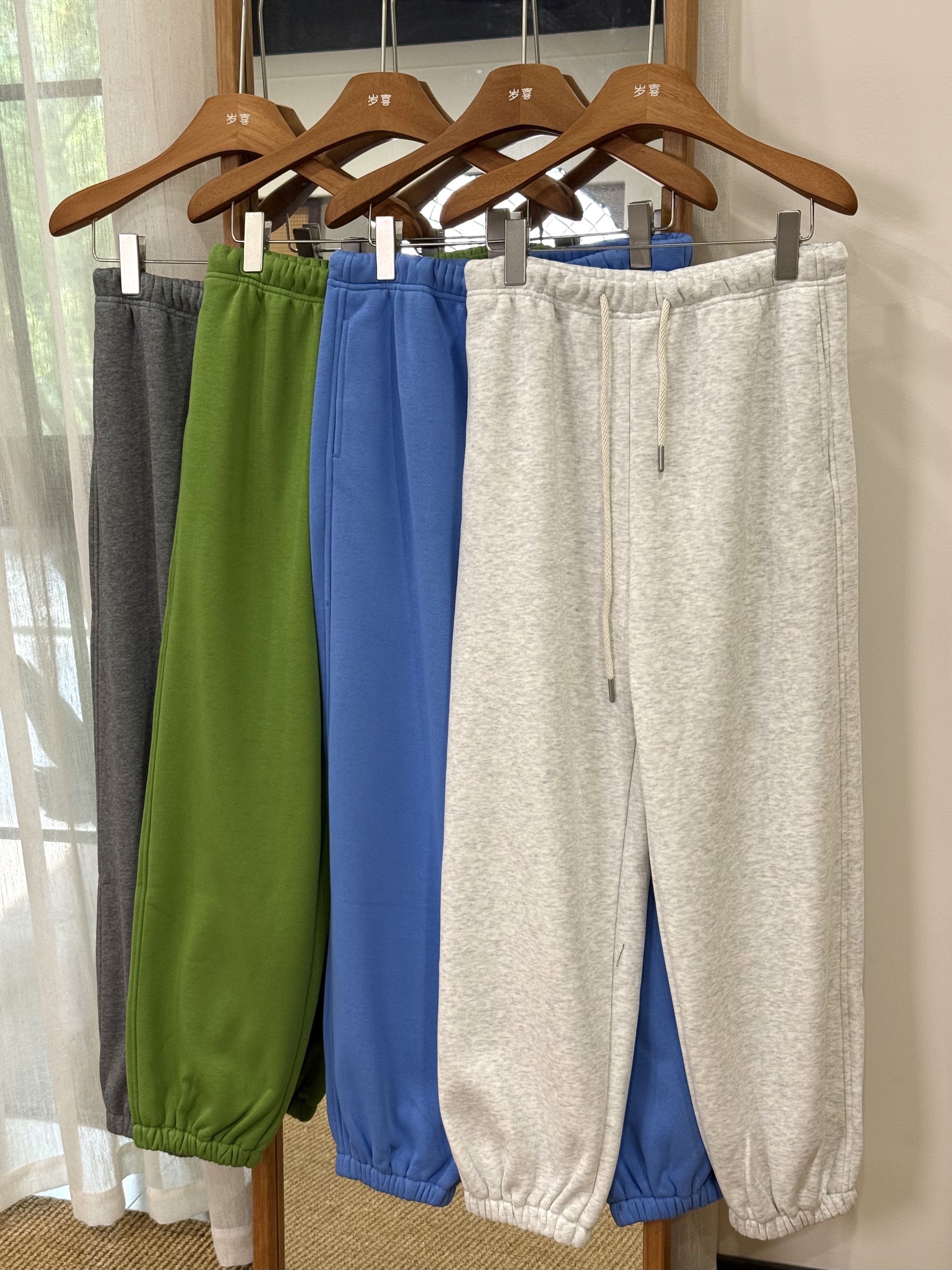 N25-109一条可以过冬的薄绒长裤