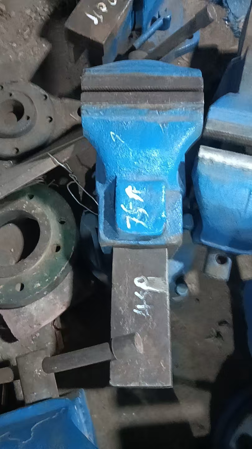 机床配件台钳一台