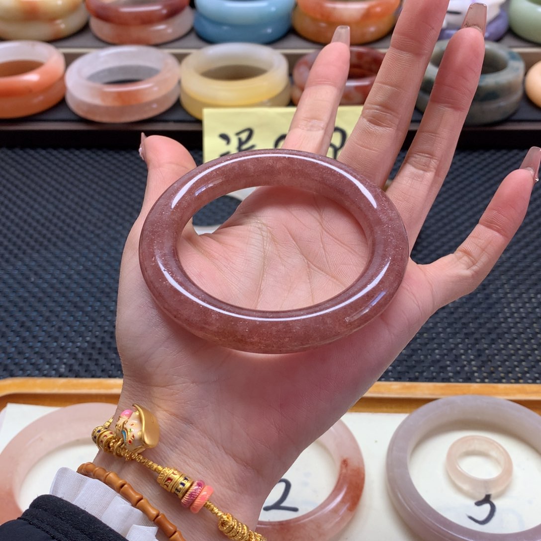 石英质玉手镯未镶嵌