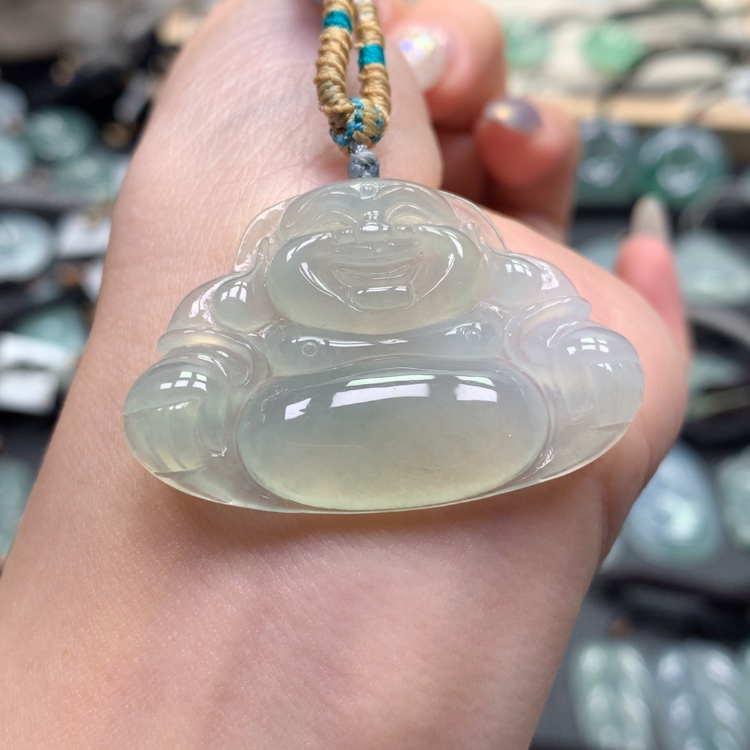 翡翠颈饰未镶嵌佛公