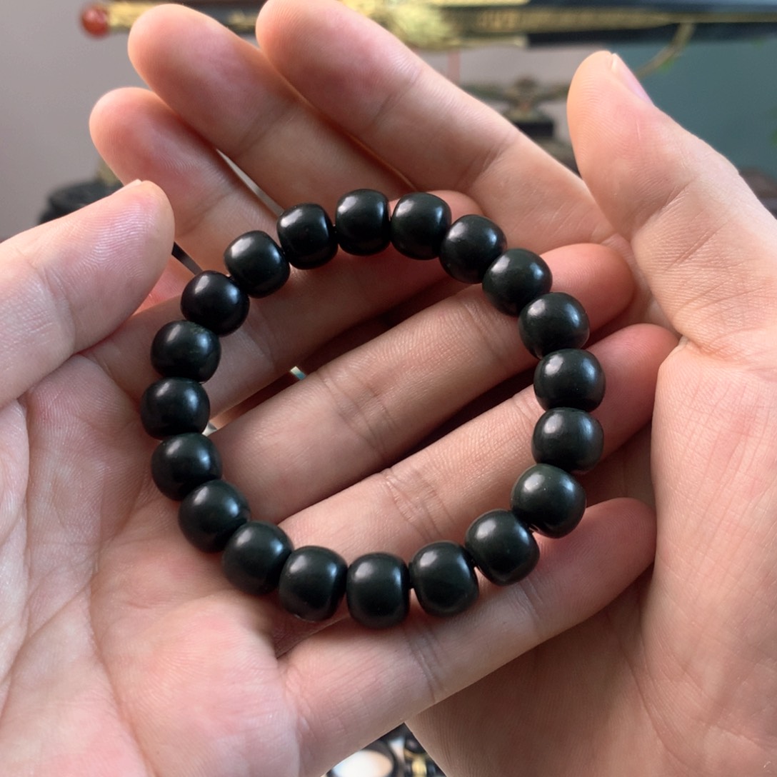 和田玉手串11未镶嵌查****丝