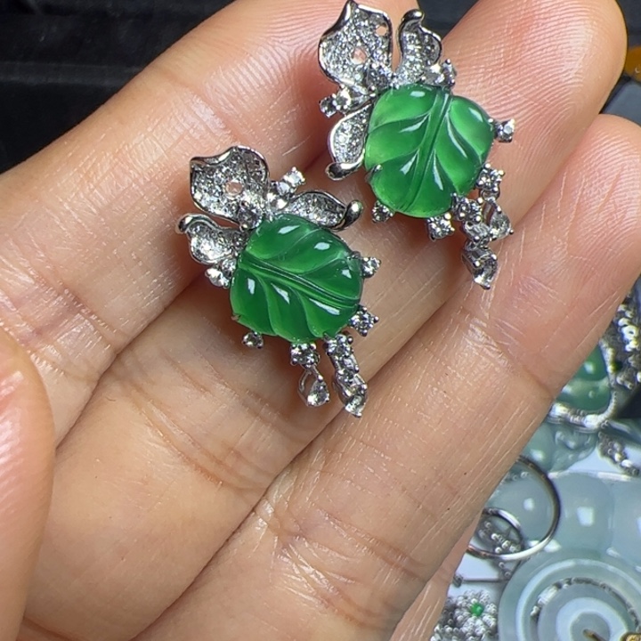 翡翠耳饰18K金镶嵌翡翠吊坠项链