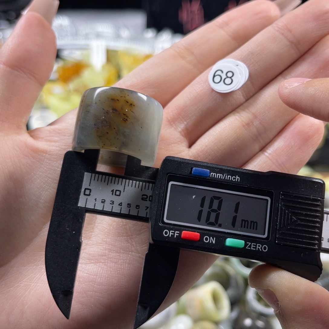 蛇纹石玉未镶嵌戒指