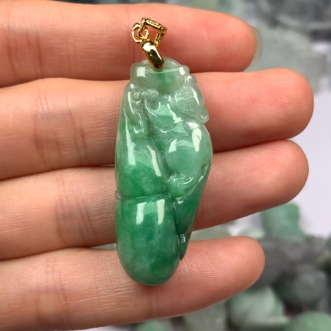 翡翠颈饰未镶嵌翡翠