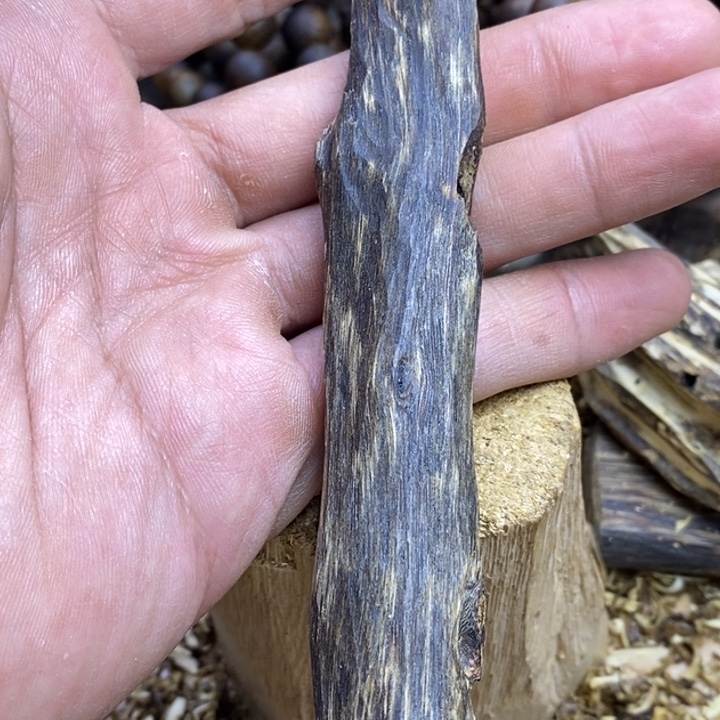 A***乐沉香碎屑沉香棋楠沉香吊通料克重44克