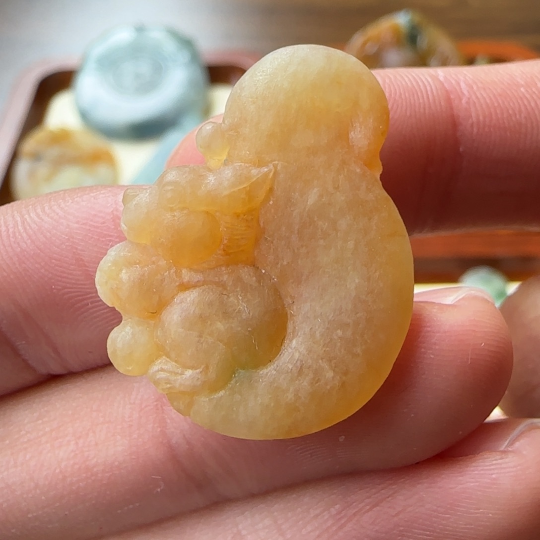 定制翡翠未镶嵌松鼠