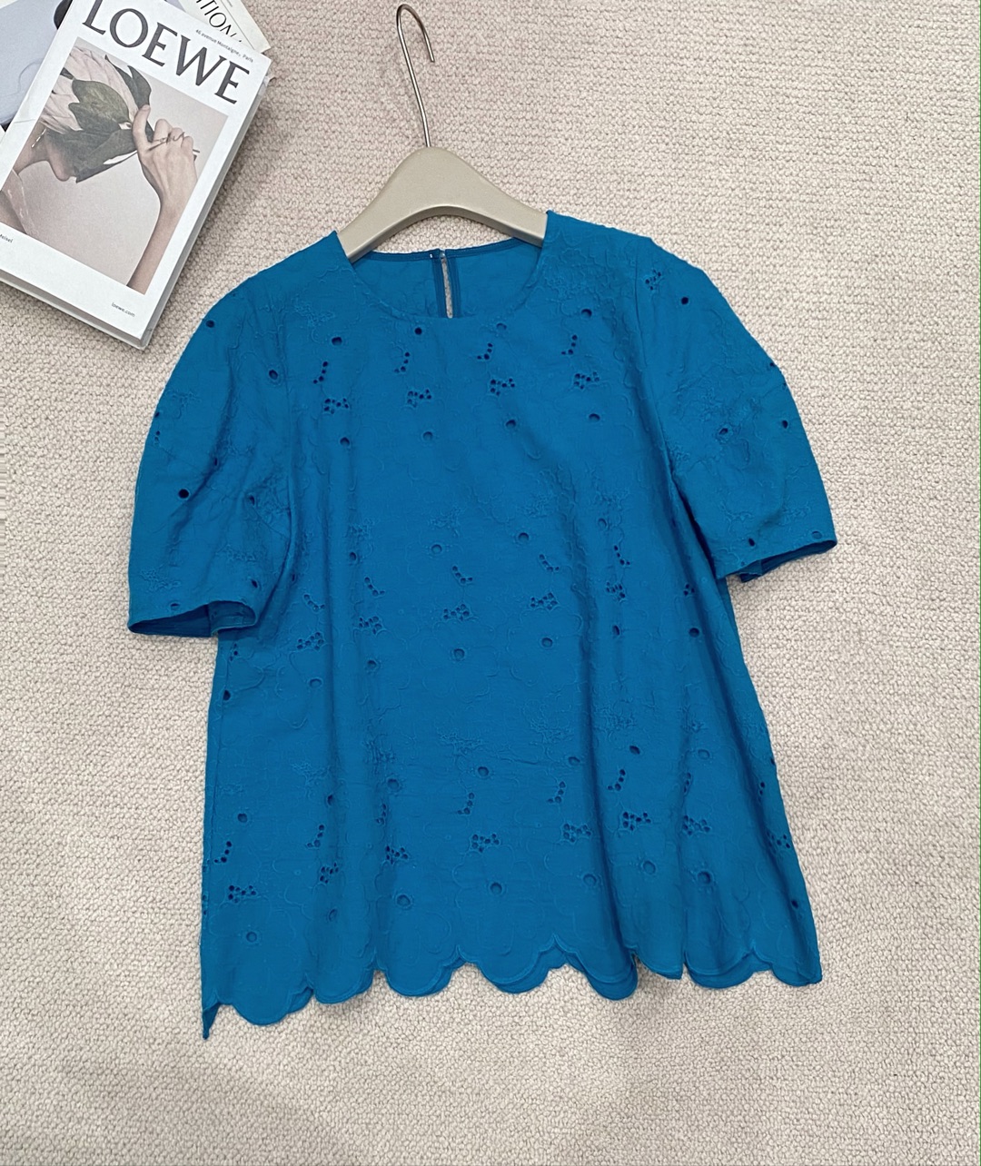 9135【来自艾米精品】镂空刺绣时尚休闲百搭小衫