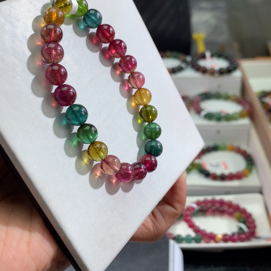 碧玺手链未镶嵌     8mm。    