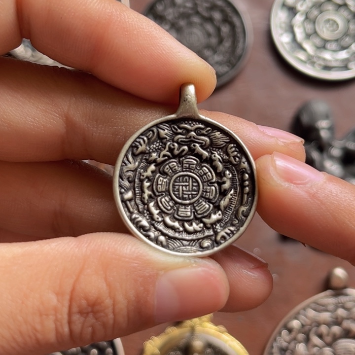 颈饰琉璃京***爷喜欢的朋友