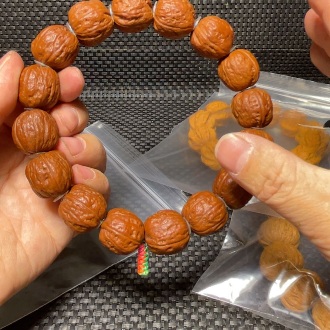 文玩核桃手串红皮方蟾20