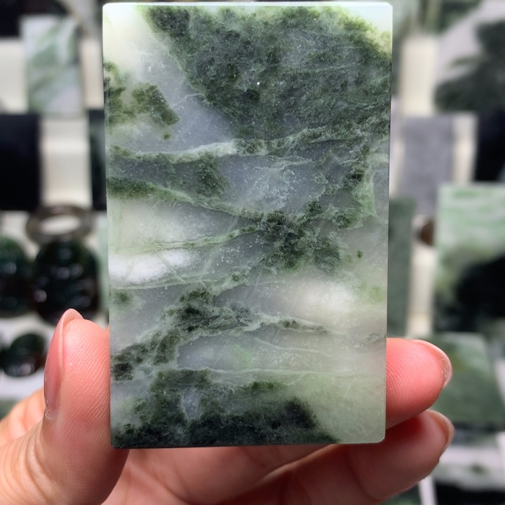 独山玉颈饰未镶嵌