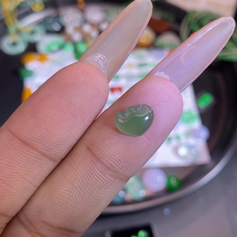 【闪购商品】翡翠挂件未镶嵌如意