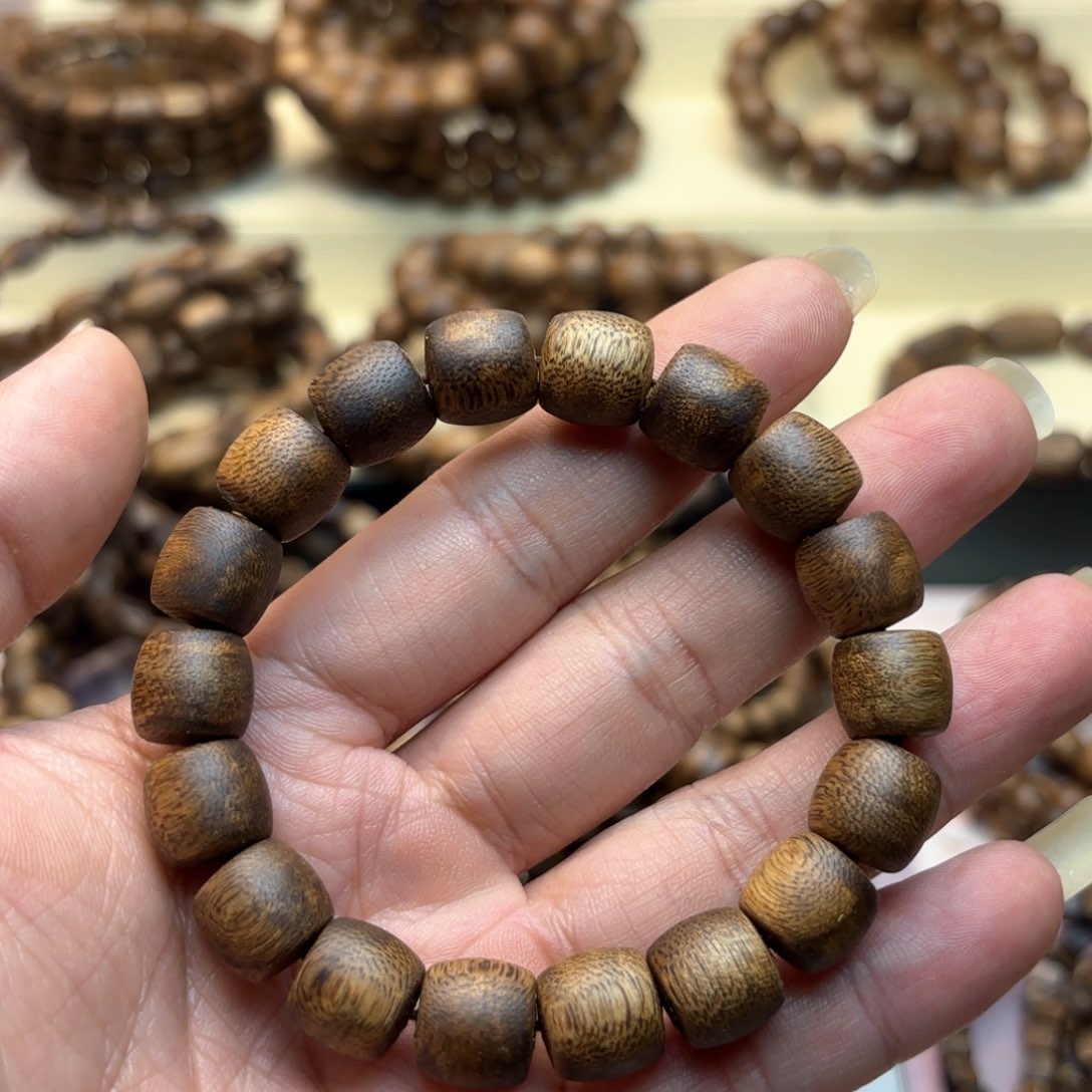 沉香手串南*子卡1.1古珠单圈9克多样性发一