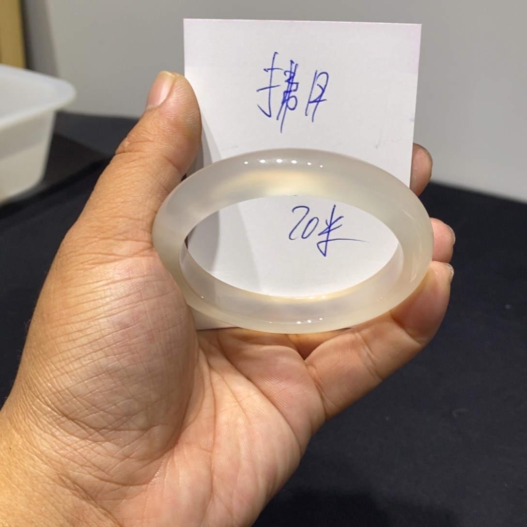 拂***月玛瑙/玉髓未镶嵌手镯