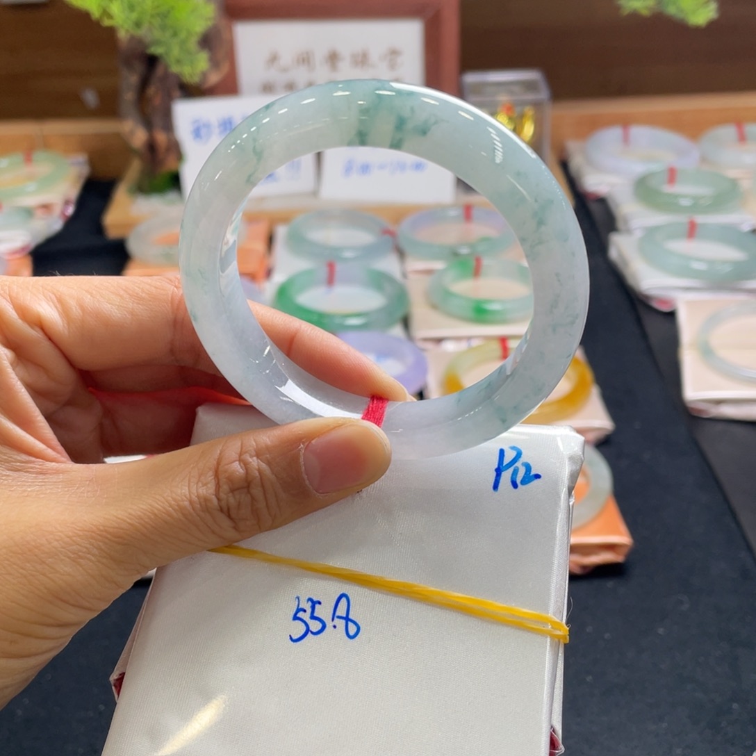翡翠手镯未镶嵌55.8天然翡翠A货