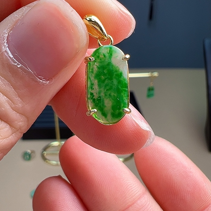 翡翠颈饰银S925镶嵌吊坠75