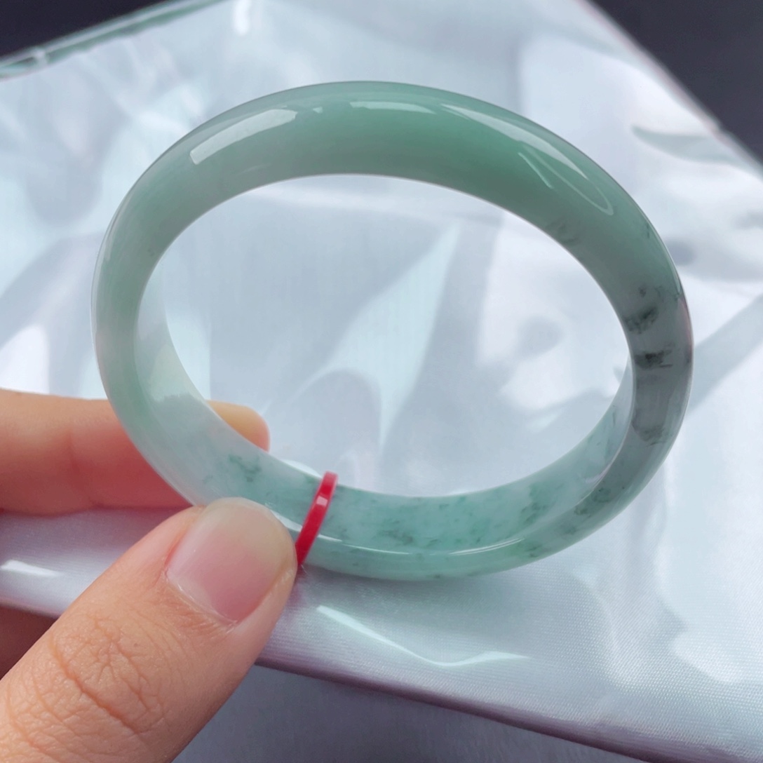 翡翠未镶嵌手镯（贵妃镯）5152