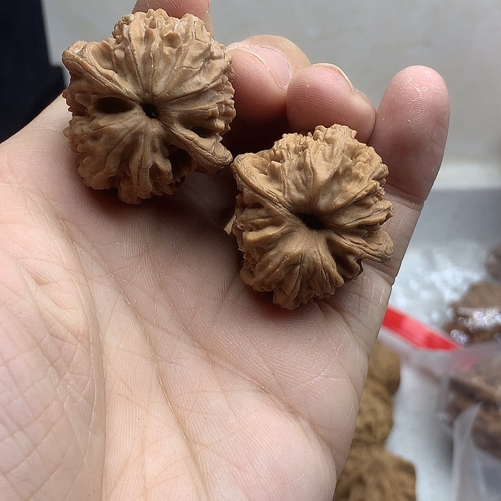 听***）文玩核桃吊坠小沽石