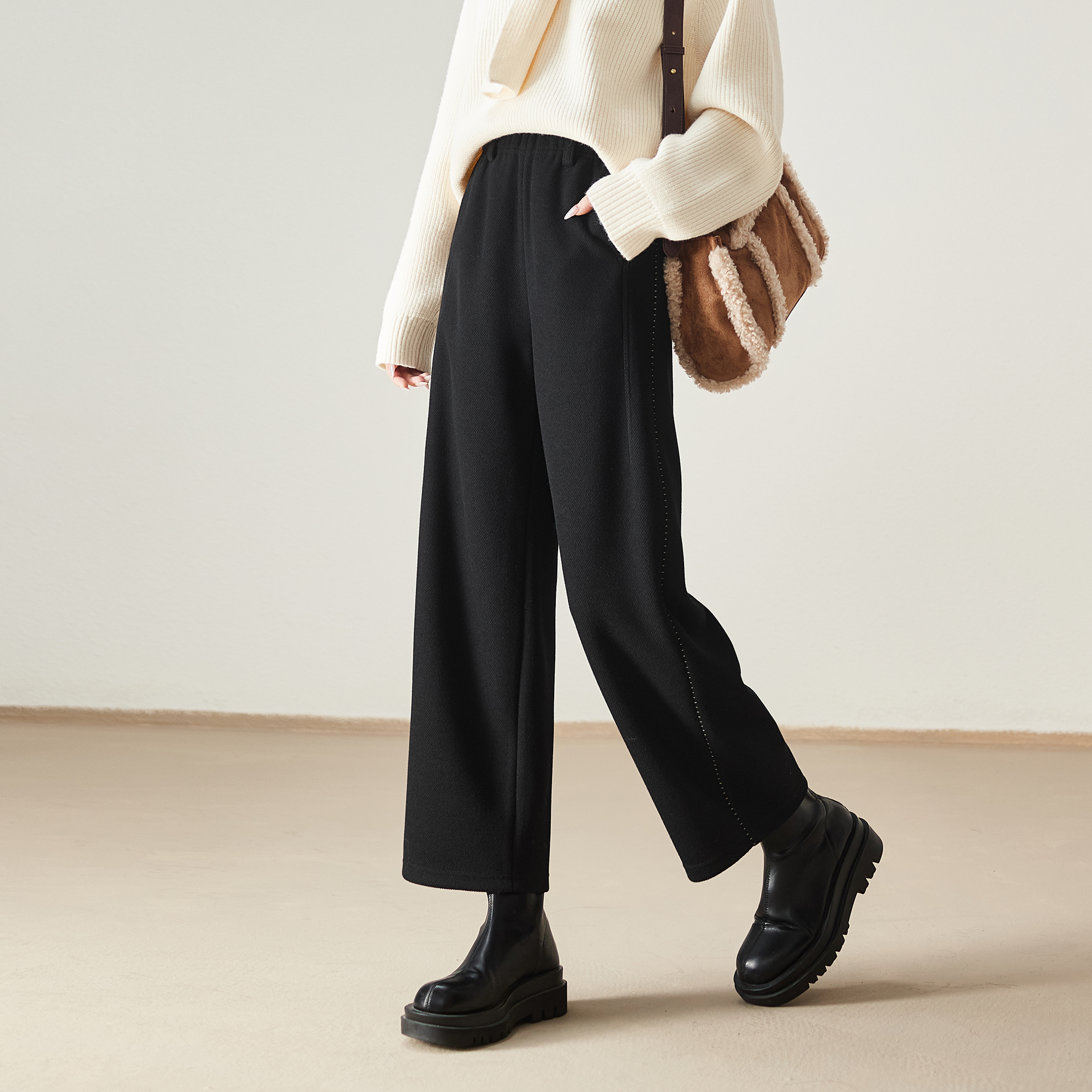 索菲丝尔2025冬季新款宽松显瘦高腰保暖含羊毛休闲阔腿裤女541188