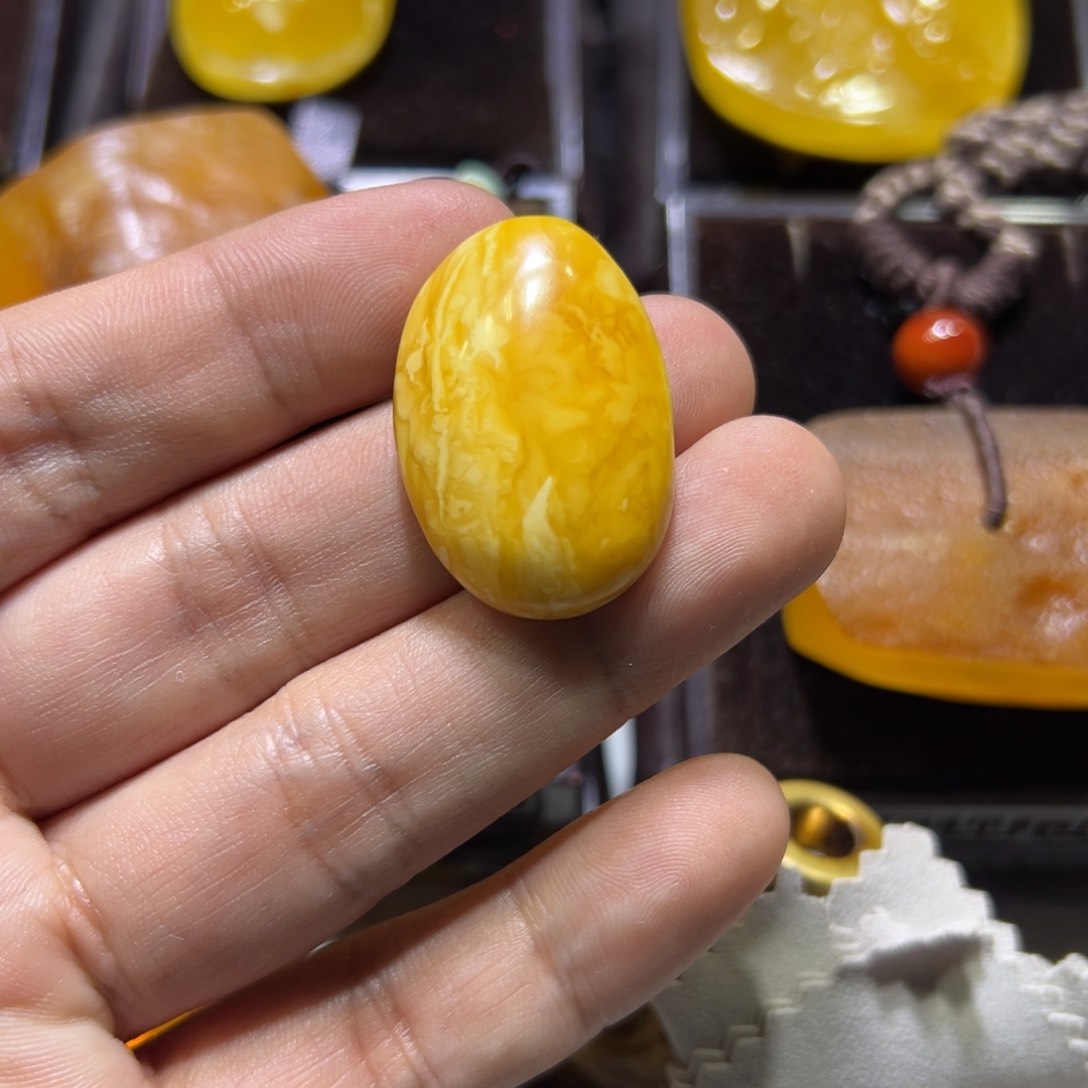 琥珀颈饰未镶嵌P***e琥珀吊坠