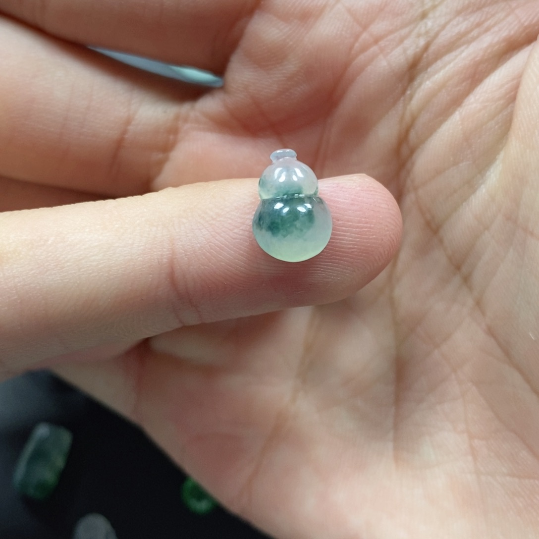 翡翠挂件未镶嵌翡翠珠宝翡翠珠宝