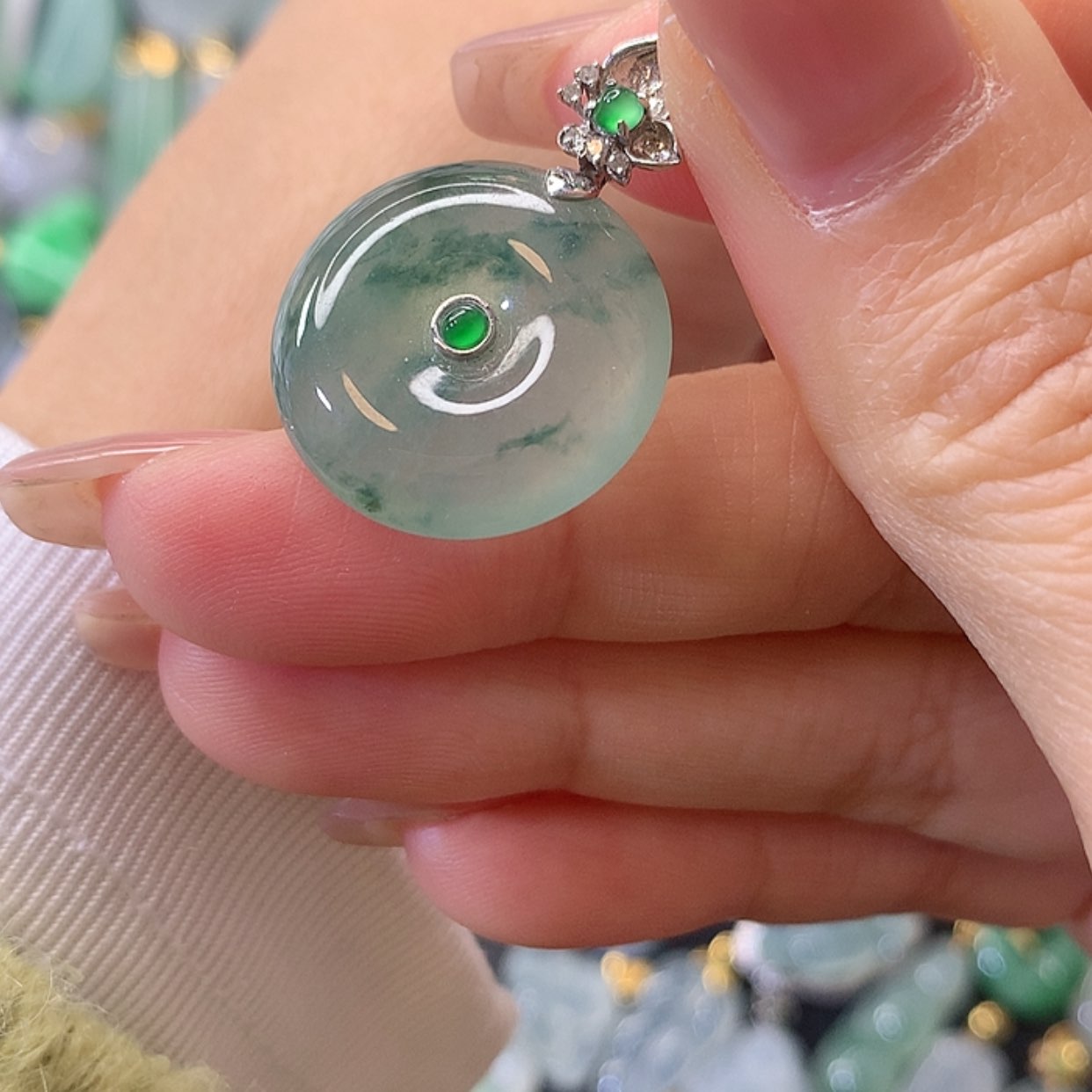 【闪购商品】翡翠吊坠(赠链)18K金镶嵌