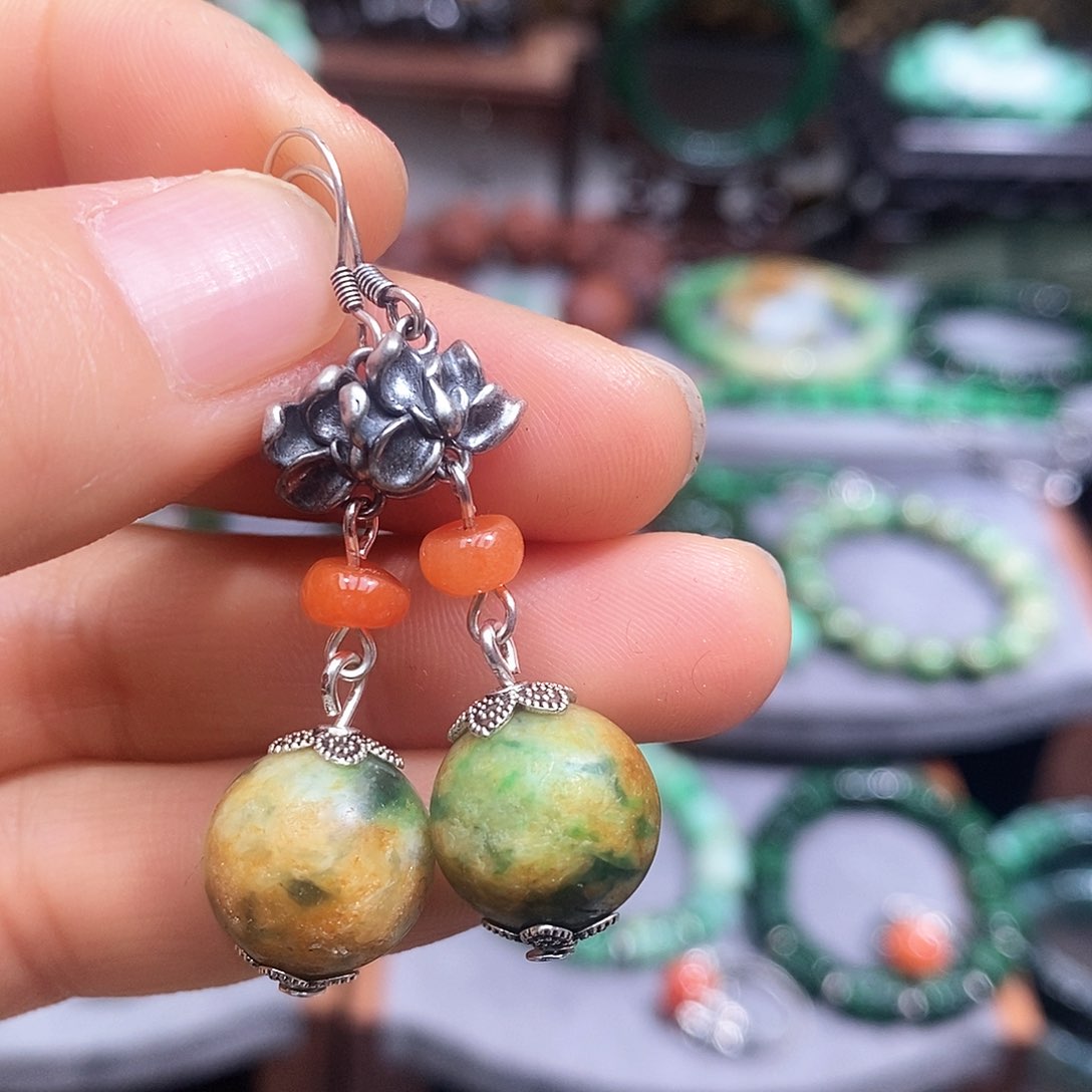 银S925镶嵌翡翠耳饰漂亮美眉