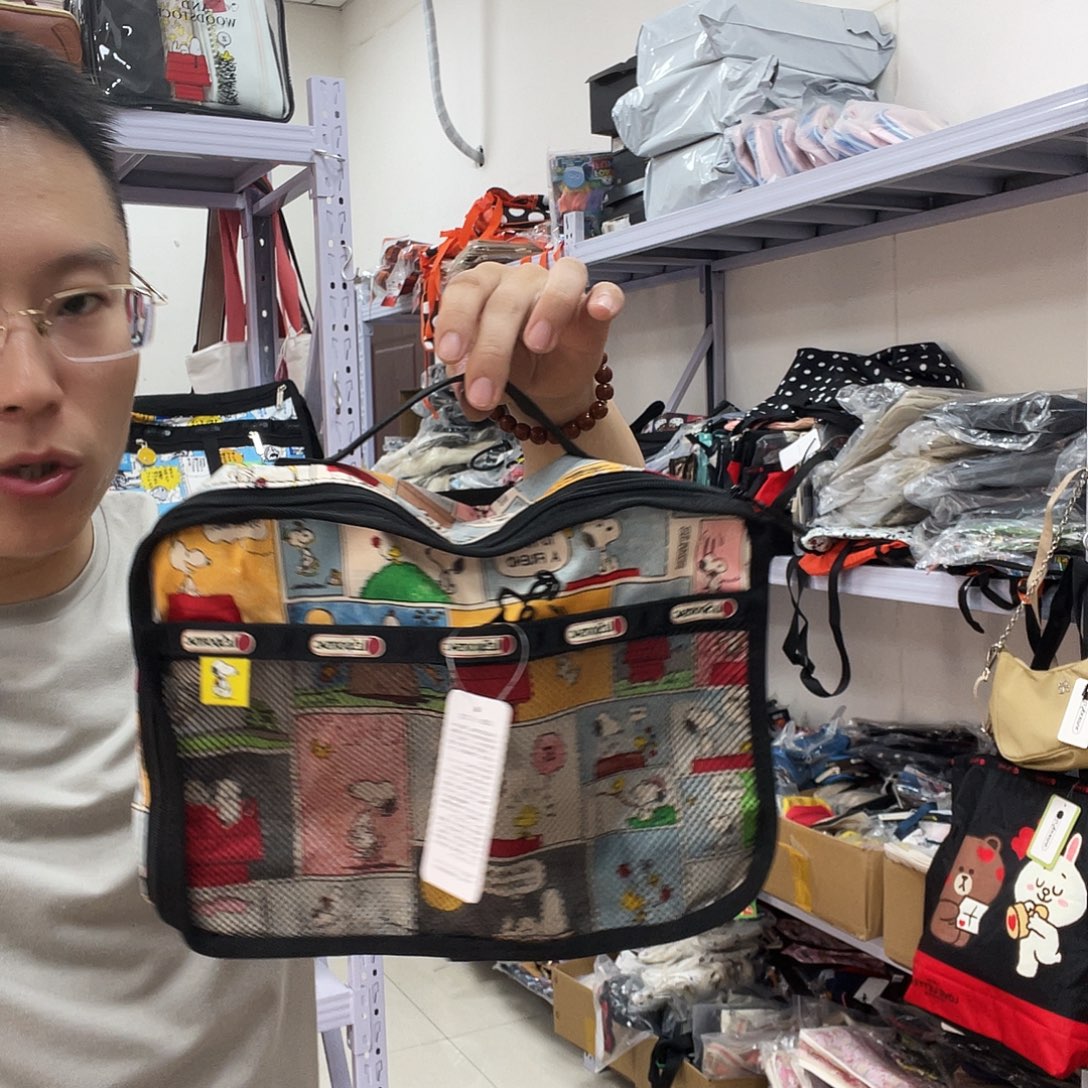 PU化妆包等产品和产品