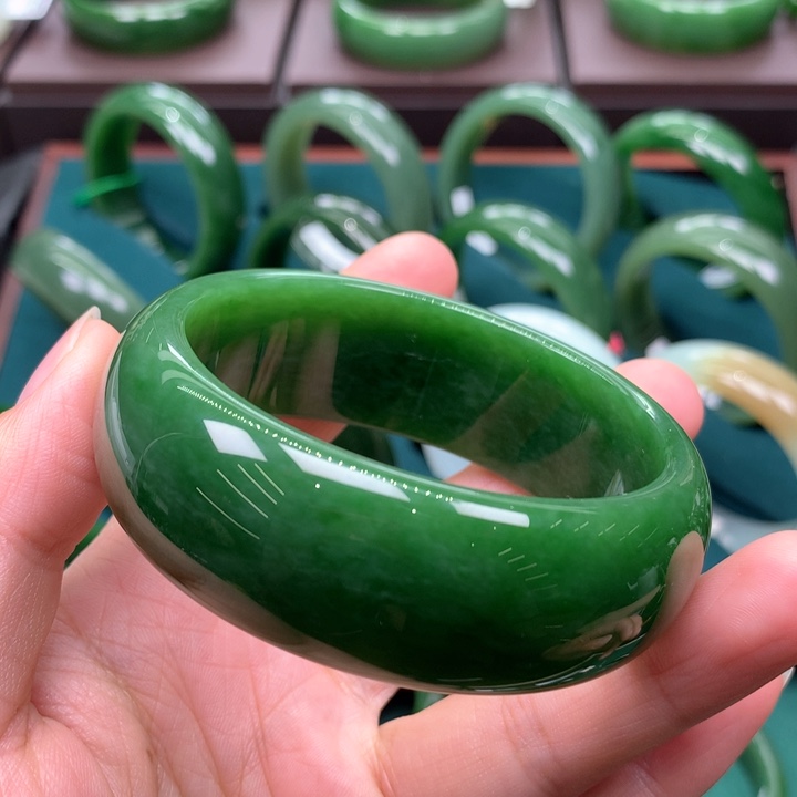 未镶嵌手镯和田玉（碧玉）