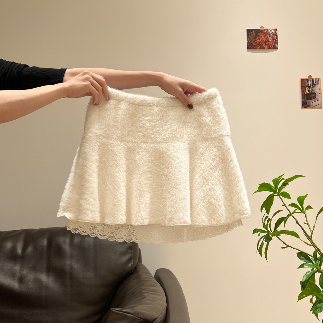 纯欲风白色蕾丝花边毛绒半身裙女2025秋冬季高腰减龄修身A字短裙