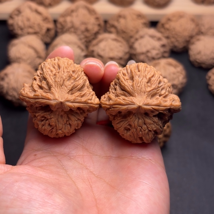 l***n把件文玩核桃40南疆