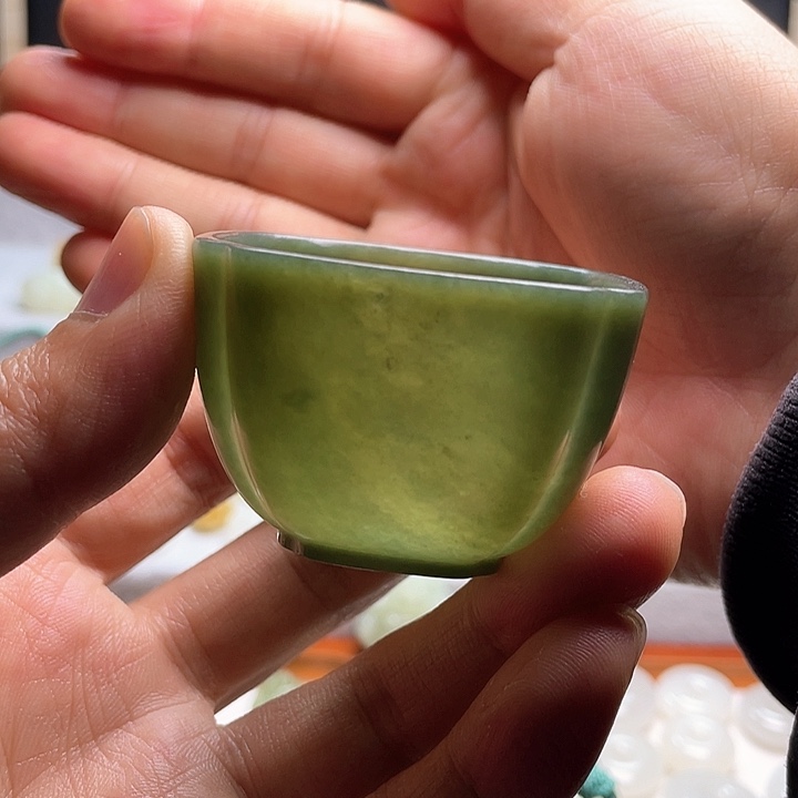 和田玉（青玉）和田玉茶杯未镶嵌