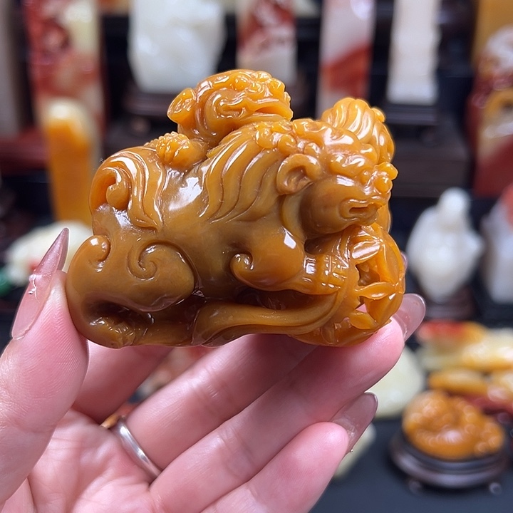 老挝石南部田黄石