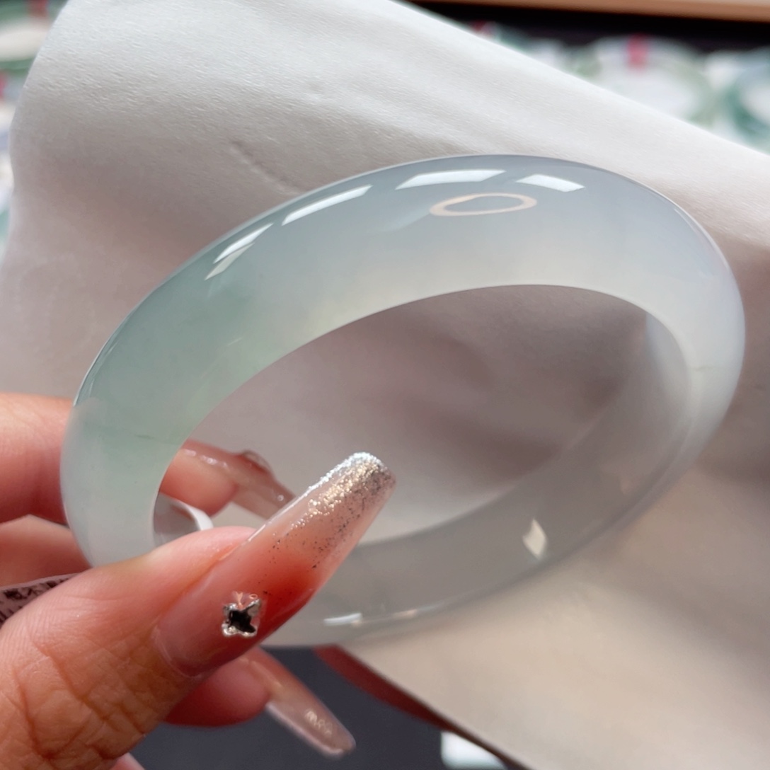 【闪购商品】翡翠未镶嵌手镯种老肉细冰透胶润晴水56圈1号