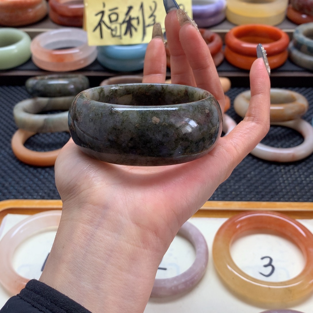 石英质玉未镶嵌手镯