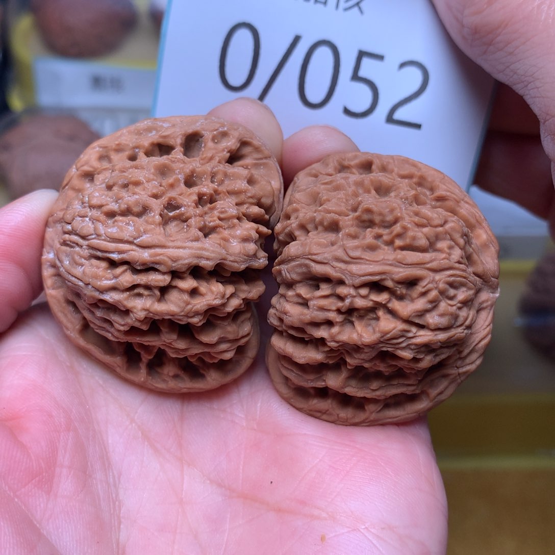 文玩核桃把件红皮球疆42