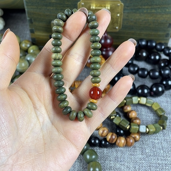 用***3香榧木绿檀0.8单圈