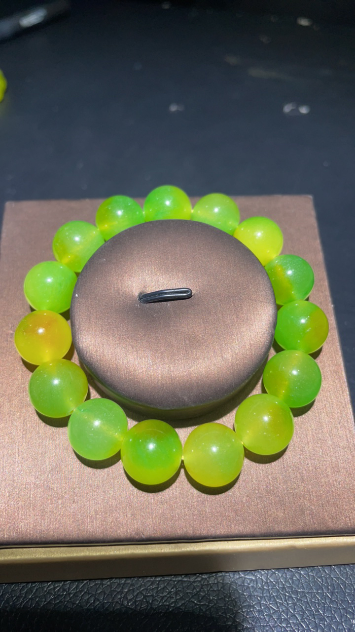 50  卡14黄加绿手链