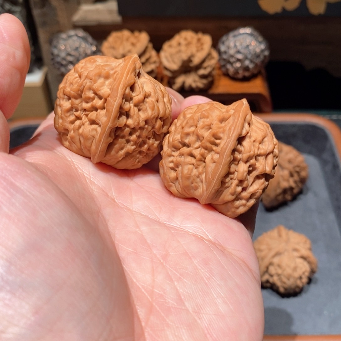 文玩核桃吊坠赵莲花