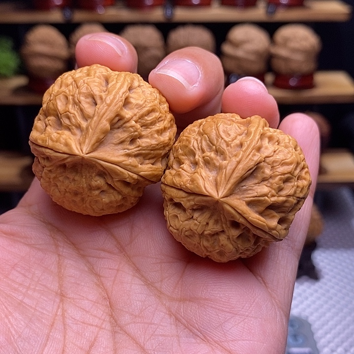 文玩核桃吊坠金鼎三棱8