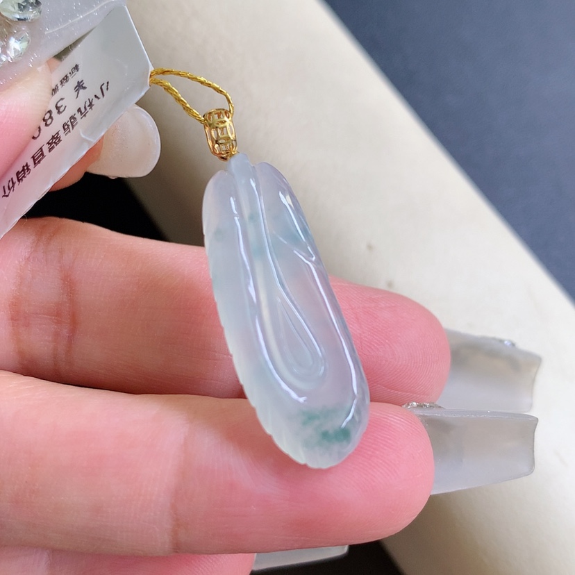 【闪购商品】翡翠颈饰18K金镶嵌羽毛