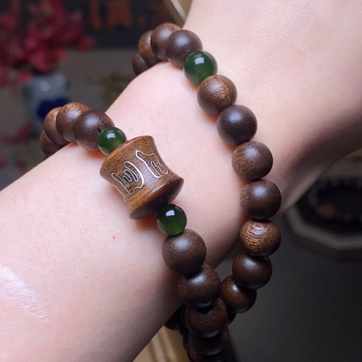 沉香手串越南富森红土古董料0.8+沉香木雕配饰