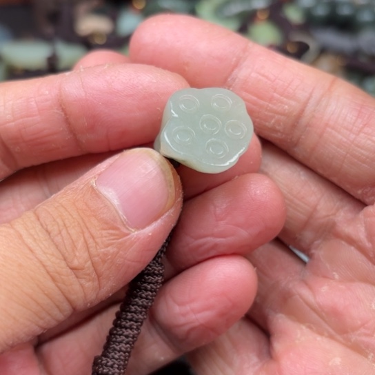 和田玉吊坠未镶嵌