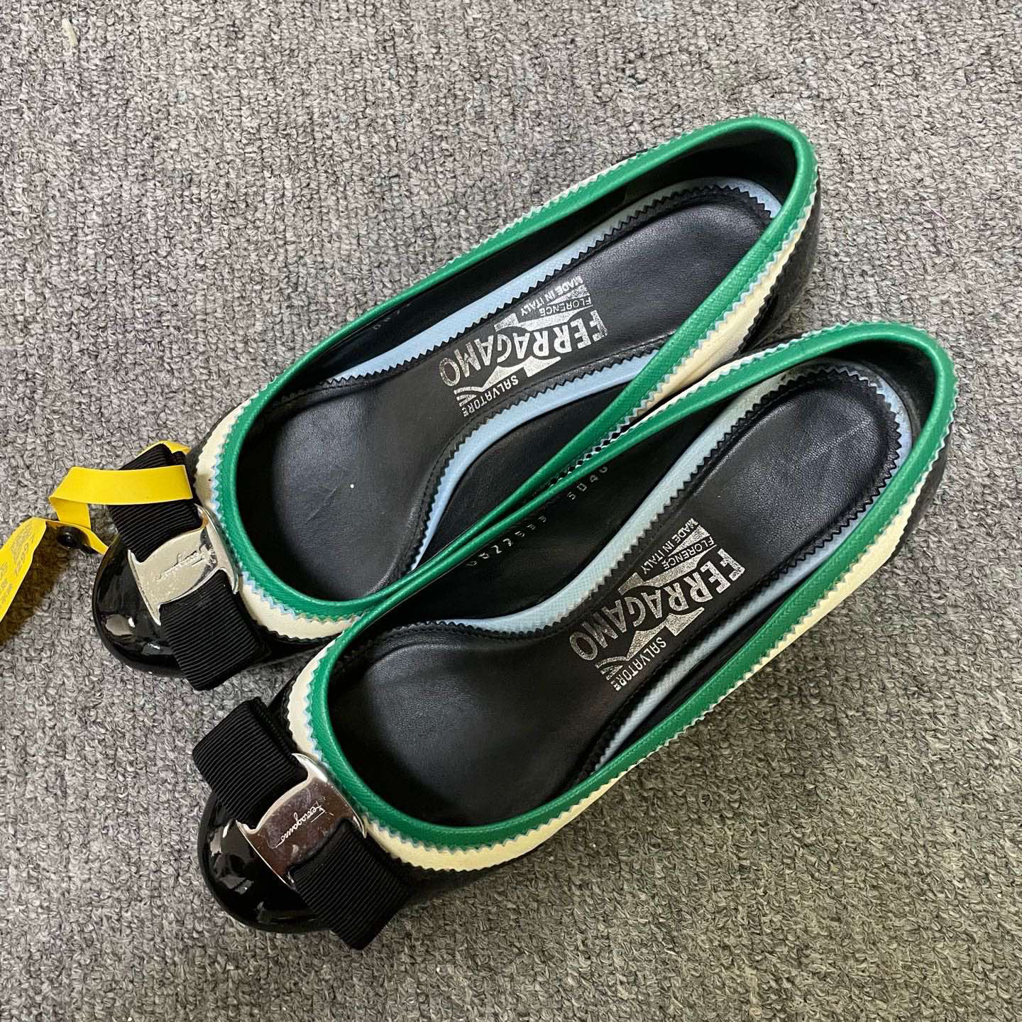 95新 FERRAGAMO/菲拉格慕 圆头蝴蝶结粗跟高跟鞋  37码/12997