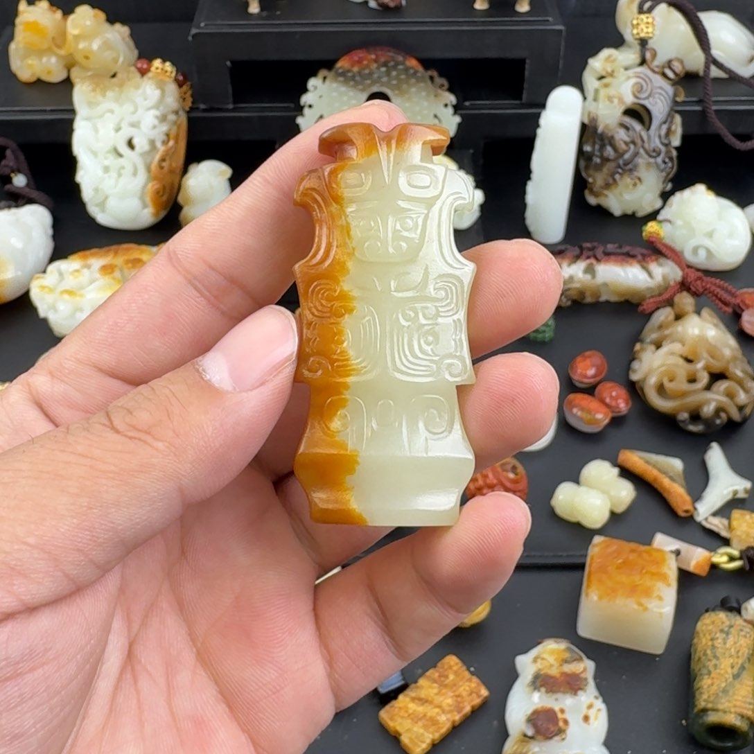 和田玉（糖玉）颈饰未镶嵌东**汀