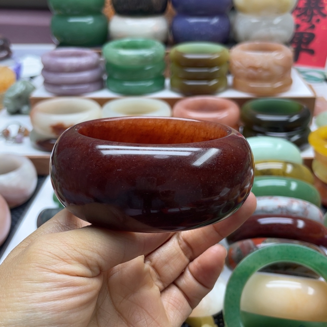 儒***）石英岩玉未镶嵌手镯