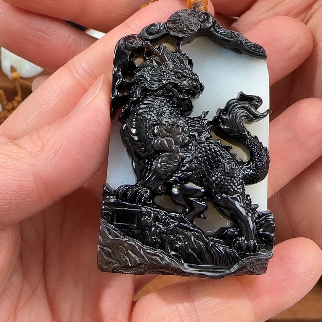 用***3和田玉未镶嵌颈饰